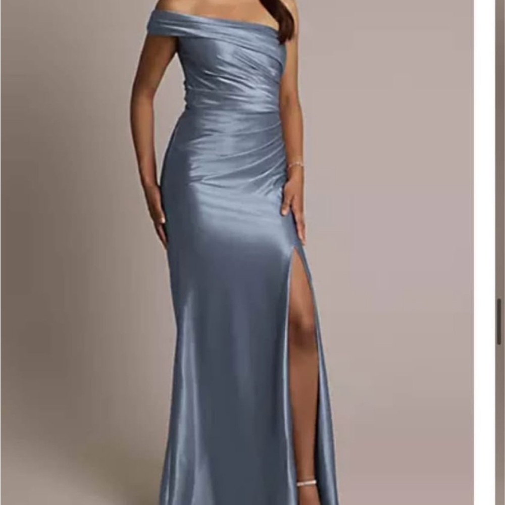 Elegant Off-Shoulder Blue Evening Gown